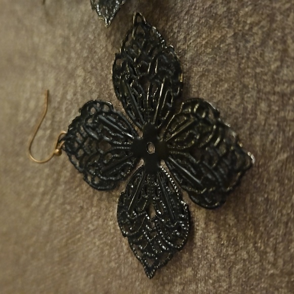 5/$25 Large Bronze Filigree Floral Dangle Hook Earrings - Picture 3 of 4